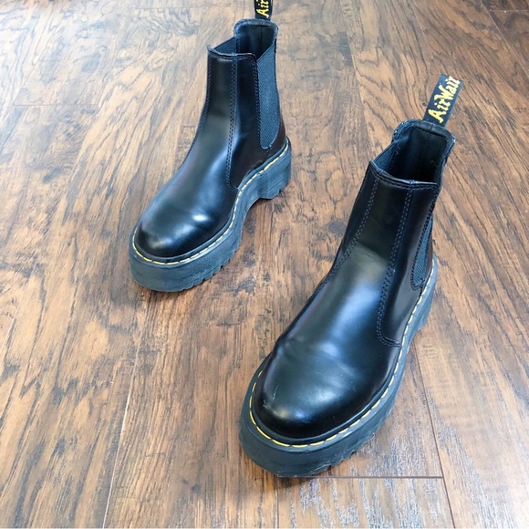 SOLD Dr Martens • 2976 Chelsea Boot Quad platform black smooth leather chunky - Picture 2 of 14